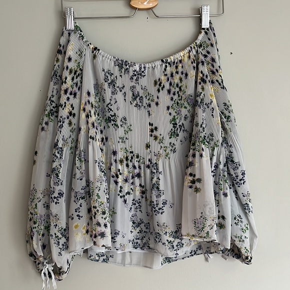 💰3 for $40 💰 Wilfred Talence Off the Shoulder Flowy Top - Picture 5 of 8